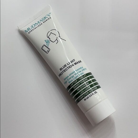 🎉 Host Pick 🎉 Mudmasky Blue Light Protection Mask - Picture 1 of 4